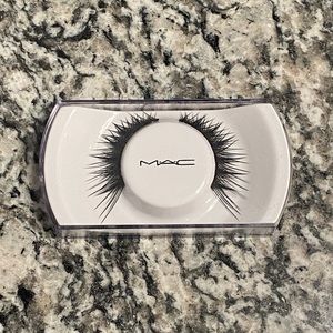 MAC 70 Eyelashes Brand NEW
